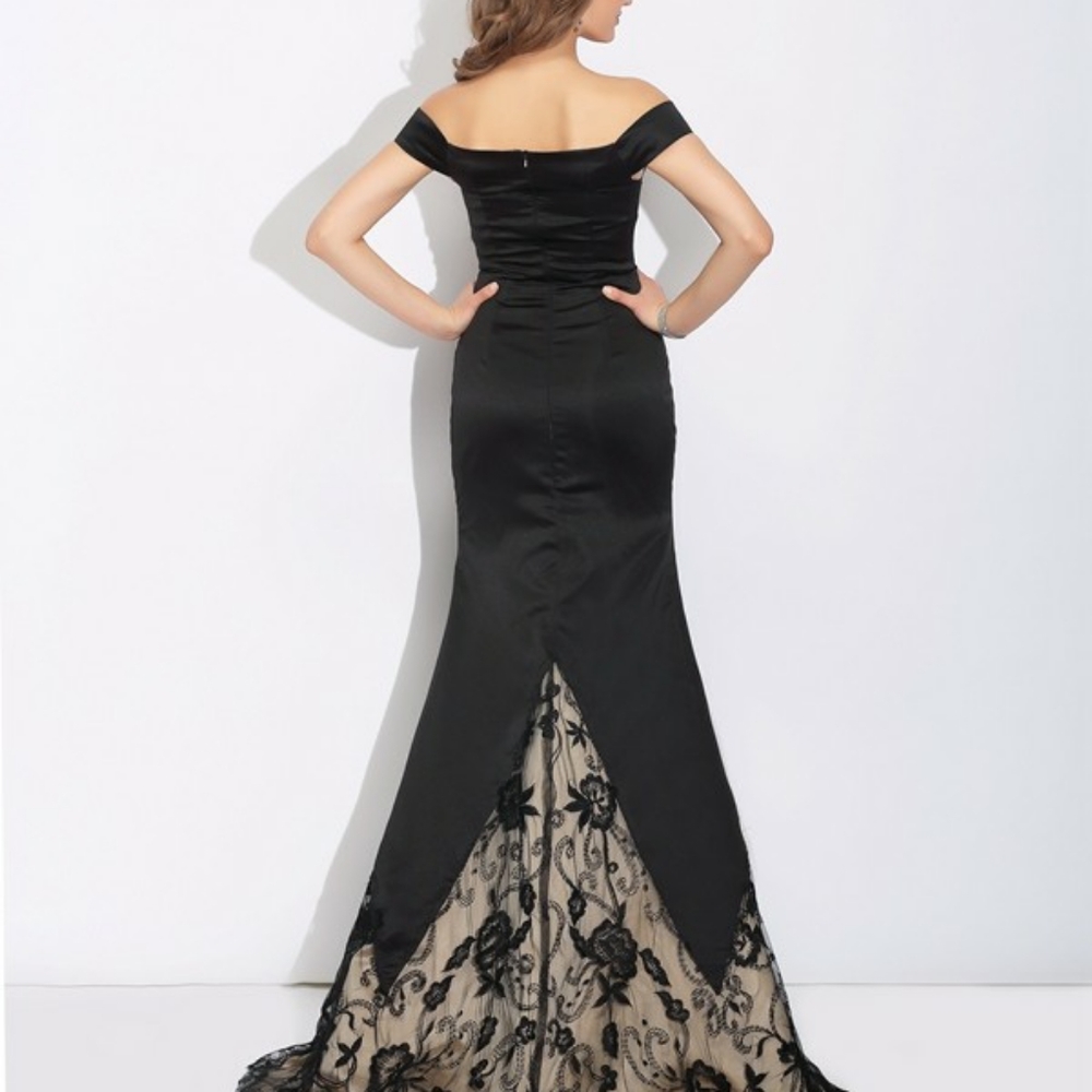 LUNAMIS Off-the-Shoulder Black Mermaid  Dress